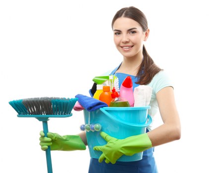 Cleaning team supporting recycling and sustainability in Elephant and Castle