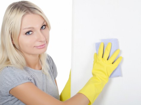 Deep cleaning of high-use areas in a modern flat near Elephant and Castle